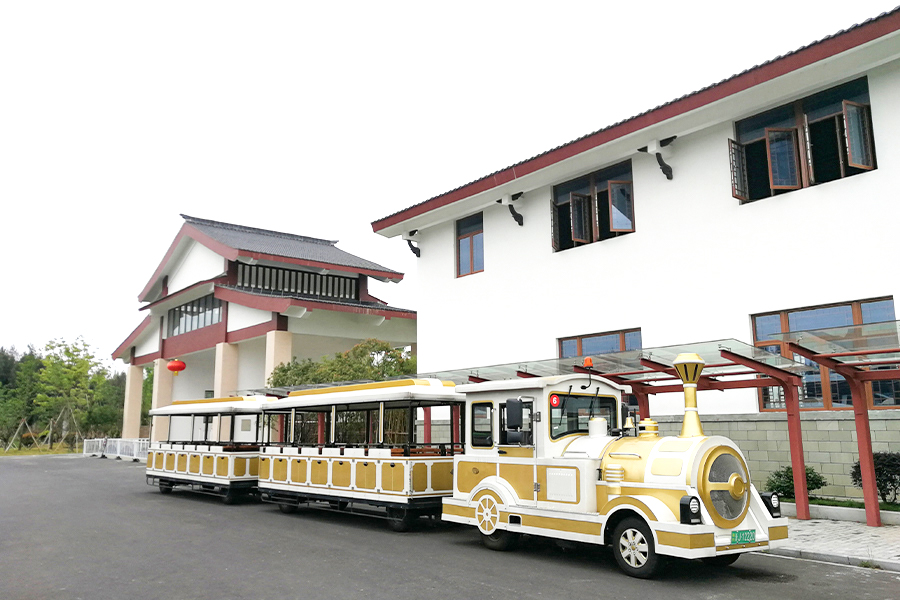 Carruagem semi-fechada 28 elegante grande trem de turismo sem trilhos