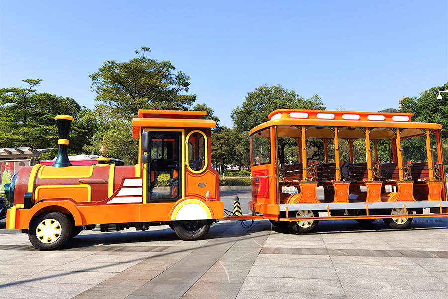 Tipo de bonde grande trem turístico sem trilhas