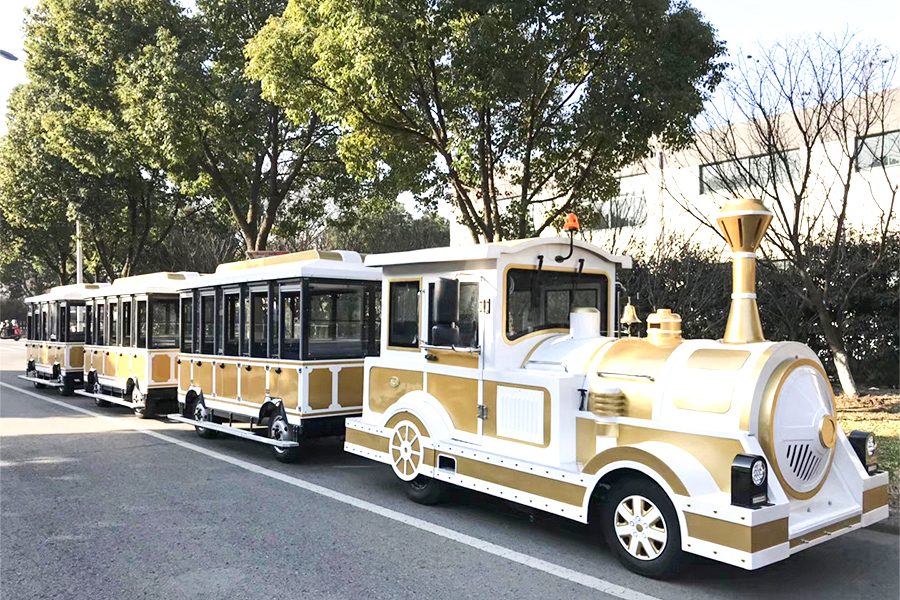 Trens turísticos elegantes e sem trilhos de 20 lugares em vagões fechados