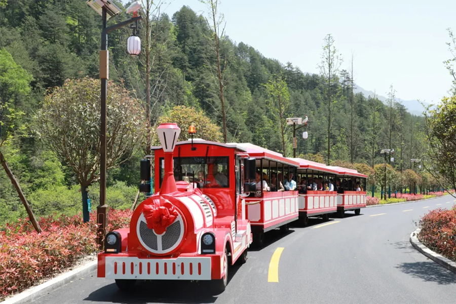 Trem de turismo clássico grande sem trilhos de 24 lugares carruagem semi-fechada